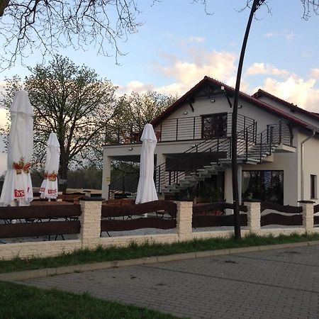 Pod Kotwica Bed & Breakfast Nowa Sol Bagian luar foto