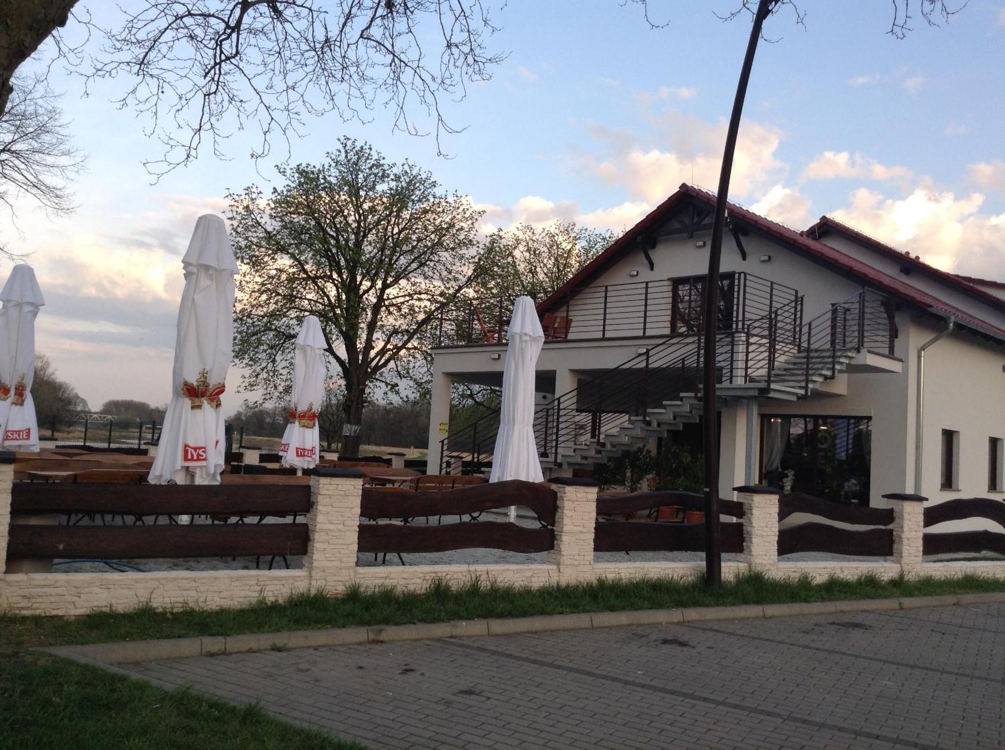 Pod Kotwica Bed & Breakfast Nowa Sol Bagian luar foto