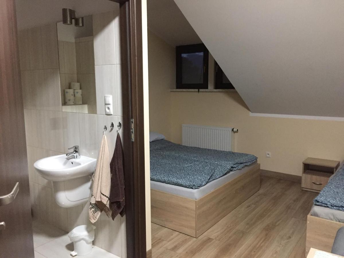 Pod Kotwica Bed & Breakfast Nowa Sol Bagian luar foto